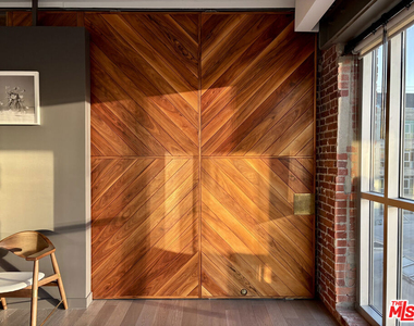 527 Molino Street - Photo Thumbnail 14
