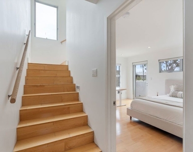 678 Broadway Street - Photo Thumbnail 16