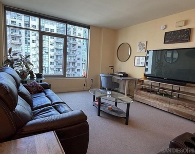 425 W Beech - Photo Thumbnail 3