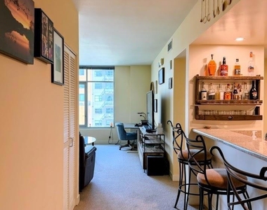 425 W Beech - Photo Thumbnail 11