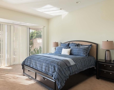 132 Yale Drive - Photo Thumbnail 16
