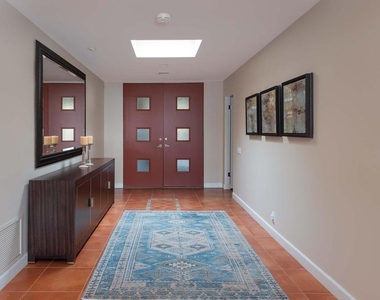 132 Yale Drive - Photo Thumbnail 5