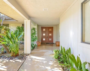 132 Yale Drive - Photo Thumbnail 2