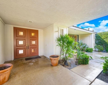 132 Yale Drive - Photo Thumbnail 3