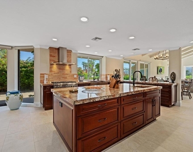 1 Mayfair Drive - Photo Thumbnail 22
