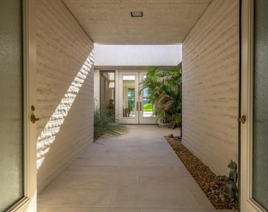 1 Mayfair Drive - Photo Thumbnail 9