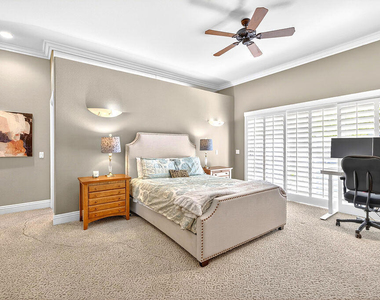 10 Colonial Drive - Photo Thumbnail 14