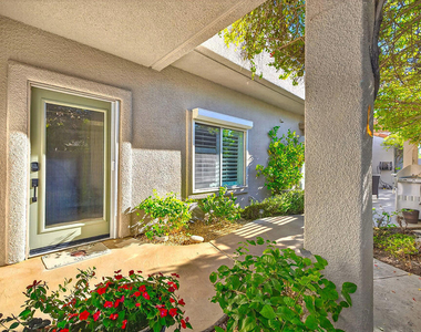 10 Colonial Drive - Photo Thumbnail 5