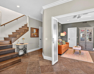 10 Colonial Drive - Photo Thumbnail 17