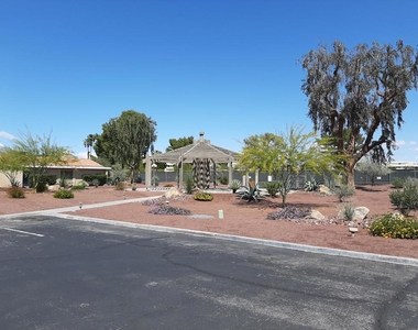 72385 Beverly Way - Photo Thumbnail 7