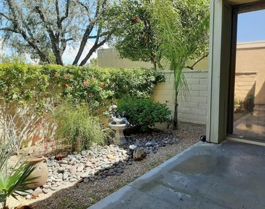 72385 Beverly Way - Photo Thumbnail 13