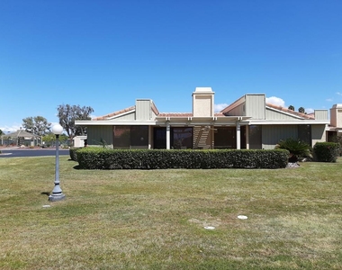72385 Beverly Way - Photo Thumbnail 12