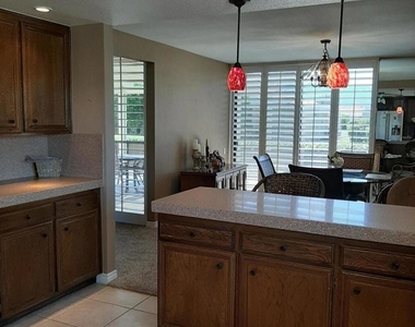72385 Beverly Way - Photo Thumbnail 14