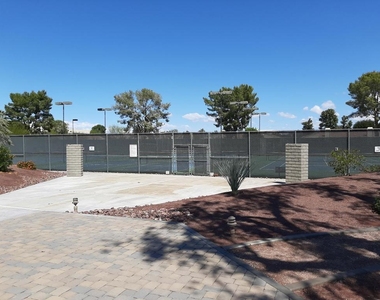 72385 Beverly Way - Photo Thumbnail 8