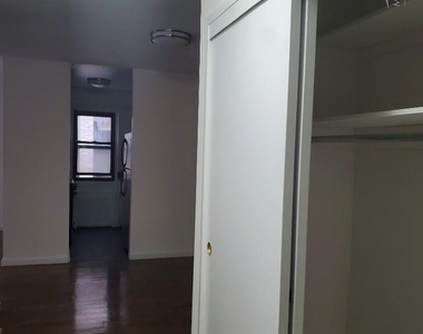Flex 3 bedroom 2 bathroom on East 56th Street - Photo Thumbnail 2