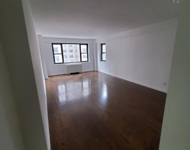 Flex 3 bedroom on East 56th Street - Photo Thumbnail 5
