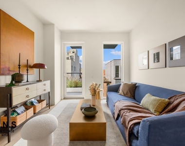 Madison Avenue - Photo Thumbnail 2