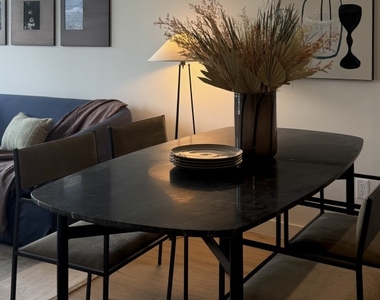 Madison Avenue - Photo Thumbnail 7