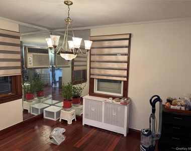 8315 Little Neck Parkway - Photo Thumbnail 3