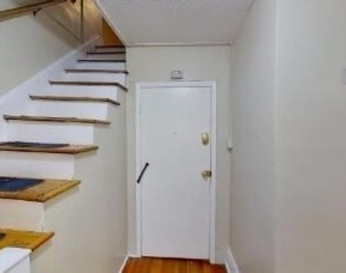100 Ryckman Avenue - Photo Thumbnail 5