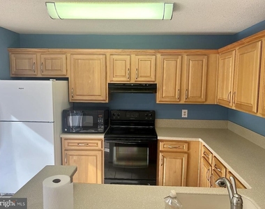 11570 Hill Meade Lane - Photo Thumbnail 14