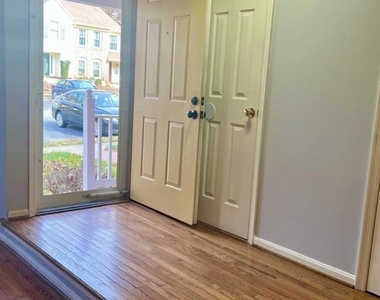 11570 Hill Meade Lane - Photo Thumbnail 3