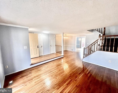 11570 Hill Meade Lane - Photo Thumbnail 5