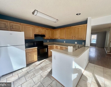 11570 Hill Meade Lane - Photo Thumbnail 13