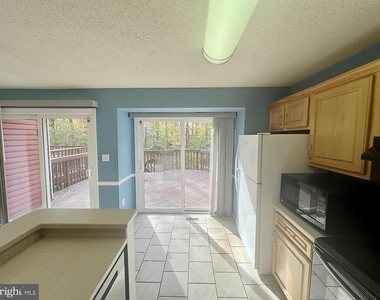 11570 Hill Meade Lane - Photo Thumbnail 12