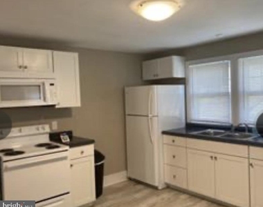 915 William Street - Photo Thumbnail 3