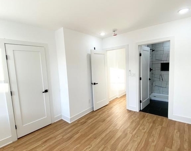 2533 N 7th Street - Photo Thumbnail 6