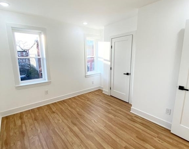 2533 N 7th Street - Photo Thumbnail 4