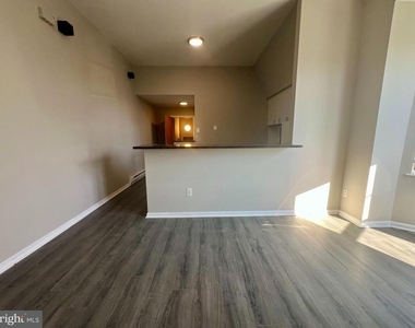 2419 S 62nd Street - Photo Thumbnail 4