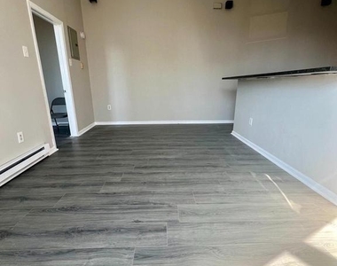 2419 S 62nd Street - Photo Thumbnail 3