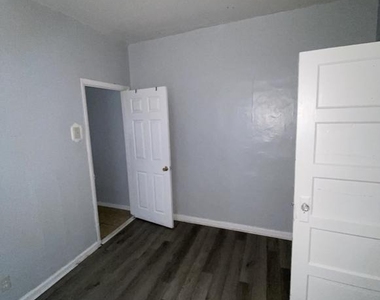 5133 Irving Street - Photo Thumbnail 2