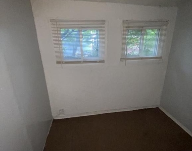 5133 Irving Street - Photo Thumbnail 5