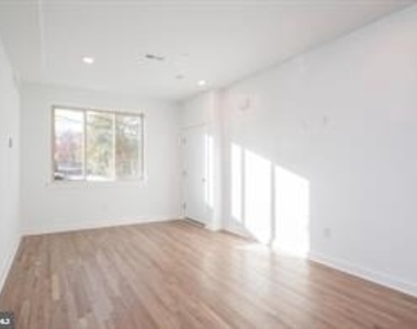 727 N 39th Street - Photo Thumbnail 17