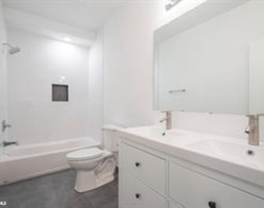 727 N 39th Street - Photo Thumbnail 8