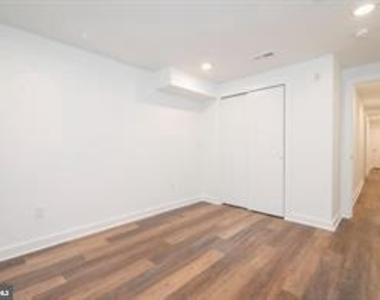 727 N 39th Street - Photo Thumbnail 15