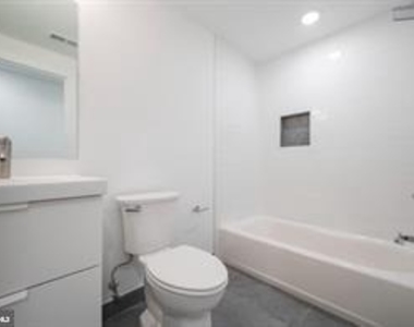 727 N 39th Street - Photo Thumbnail 6