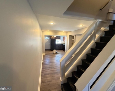 134 W Airy Street - Photo Thumbnail 1