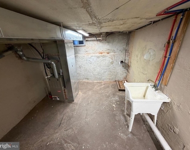 134 W Airy Street - Photo Thumbnail 14