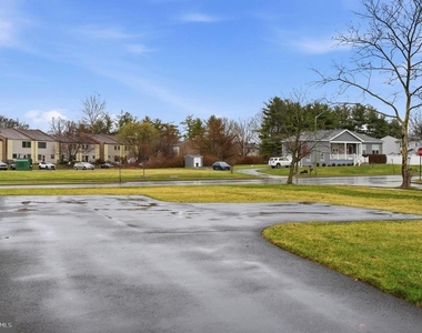4546 Rosemarie Drive - Photo Thumbnail 14