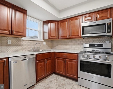 4546 Rosemarie Drive - Photo Thumbnail 7