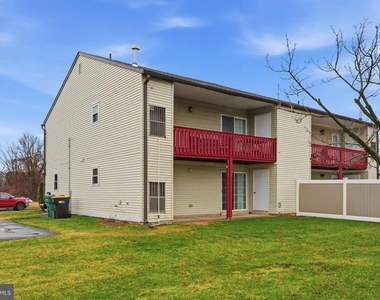 4546 Rosemarie Drive - Photo Thumbnail 13