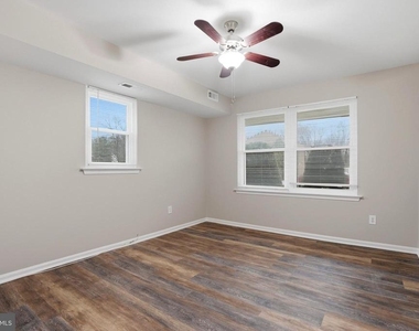 4546 Rosemarie Drive - Photo Thumbnail 9