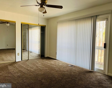 8613 Seasons Way - Photo Thumbnail 15