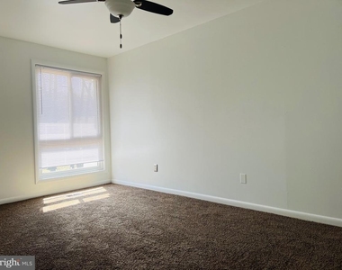 8613 Seasons Way - Photo Thumbnail 22
