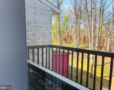 8613 Seasons Way - Photo Thumbnail 16