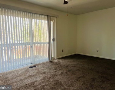 8613 Seasons Way - Photo Thumbnail 19